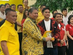 Disambangi Ketum PSI Kaesang Cs, Ketum Partai Golkar Airlangga Hartarto Tawarkan Brother Party