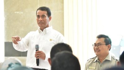 Mentan Amran Sulaiman Komitmen Serahkan Gaji dan Tunjangan Untuk Yatim Piatu