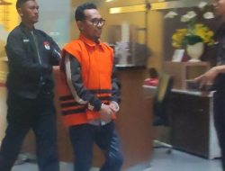 Eks Walikota Bima Muhammad Lutfi Resmi Pakai Rompi Tahanan KPK