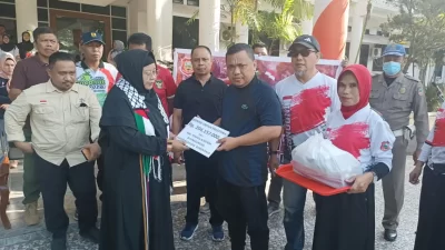 Bupati Hendra Hemeto Salurkan Bantuan Masyarakat Gorontalo Untuk Rakyat Palestina