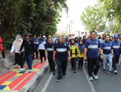 Arinal Djunaidi Jalan Sehat Hari Kesehatan Nasional ke-59 Bersama Ribuan Masyarakat Lampung