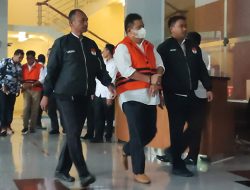 Tersangka Korupsi Dana PEN, Bupati Muna Rusman Emba Ditahan KPK