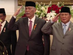 Tangis Menko Luhut Pecah Saat Peluk Maruli Simanjuntak Usai Dilantik Jadi KSAD