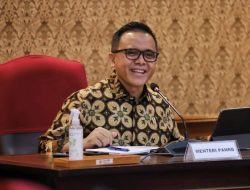 Jokowi Tunjuk Menteri PANRB Jadi Menkumham Ad Interim, Yasonna Kemana?