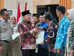 Program Riil Dirasakan Masyarakat, Rohidin Mersyah Bagikan 200 Sertifikat PTSL