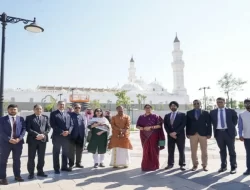 Duh! Arab Saudi Izinkan Menteri Perempuan India Beragama Hindu Masuk Pelataran Masjid Nabawi