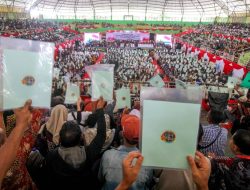 Jokowi Bagikan 2.000 Sertifikat Tanah ke Warga Cilacap dan Banyumas