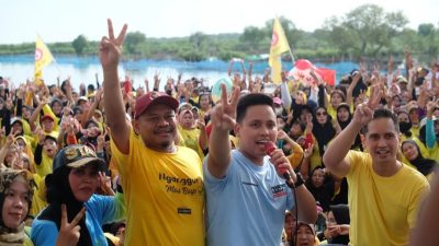 Ingin Masyarakat Kendal Sehat, Firnando Ganinduto Gelar Senam Massal Dihadiri Ribuan Warga Bandengan