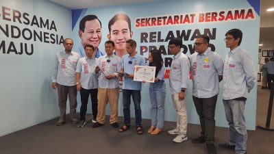 Terima Sertifikat Relawan Prabowo-Gibran, RMPG Canangkan Kemenangan Sekali Putaran di Pilpres 2024