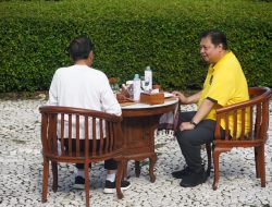 Jokowi dan Airlangga Hartarto Akrab Saat Olahraga dan Sarapan Bareng di Kebun Raya Bogor