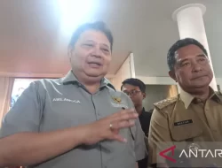 Libatkan Kemensos, Menko Airlangga Pastikan Data Penerima Bansos Tak Berubah