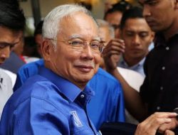 Malaysia Kurangi Separuh Hukuman Penjara Eks PM Najib Razak