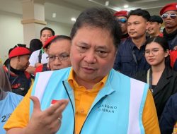 Menko Airlangga Bantah Politisasi Bansos: Seluruh Anggaran Ada di Bu Risma!