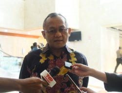 Sarmuji Minta PT. KAI Tak Buru-Buru Impor KRL China: Prioritaskan Produk Dalam Negeri!