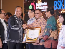 Menperin Agus Gumiwang Nobatkan Pupuk Indonesia Jadi National Lighthouse Industry 2024