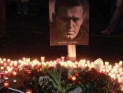 Ratusan Aktivis Anti Putin Ditangkap dalam Solidaritas Kematian Navalny