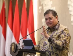 Menko Airlangga: Makan Siang Gratis Prabowo-Gibran Bakal Direalisasikan Secara Bertahap