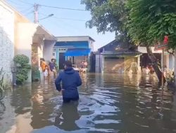 Air Tak Kunjung Surut 24 Jam, Penanganan Banjir Pemprov DKI Dipertanyakan
