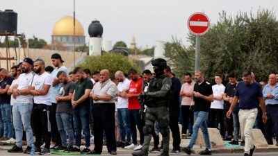 Tentara Israel Aniaya Warga Palestina Yang Hendak Tarawih di Masjid Al Aqsa