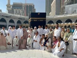 Airlangga Hartarto dan Pengurus Partai Golkar Umroh Bareng, Bersyukur Raihan di Pemilu 2024 Berdoa Jelang Pilkada