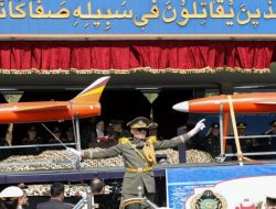Gelar Parade Militer, Iran Tunjukkan Siap Kapan Saja Lawan Israel