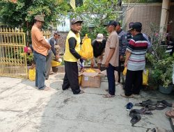Itje Siti Dewi Kuraesin Bagikan Sembako Untuk Kader dan Konstituen Partai Golkar di Sumedang