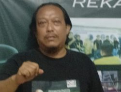 Telak! Mendikbud Nadiem Disindir Aktivis Mirip Sales Seragam Sekolah