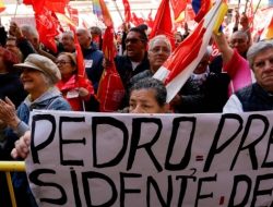 Ribuan Warga Unjuk Rasa di Madrid Desak Pedro Sanchez Tetap Jadi PM Spanyol