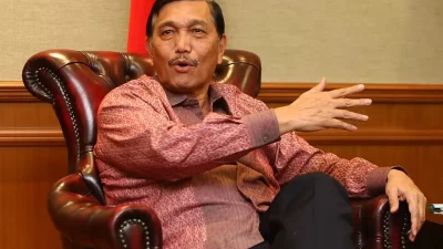 Tawarkan Hilirisasi Rumput Laut ke Prabowo, Menko Luhut Ingin Masuk Kabinet Lagi?