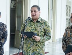 Menko Airlangga Dampingi Jokowi Bertemu Sekjen OECD, Mathias Cormann di Istana Bogor