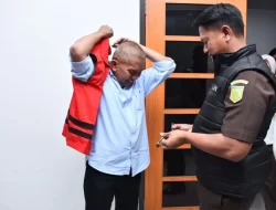 Kejati Jabar Tahan Eks Pj Bupati Bandung Barat Arsan Latif Terkait Korupsi Proyek Pasar Cigasong