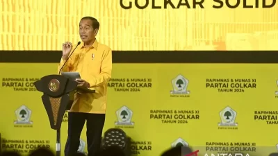 Jokowi Apresiasi Kontribusi Menko Airlangga Baik di Pemerintahan Maupun Partai Golkar