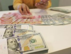 Rupiah Ambruk Saat Marak Aksi Demo, Menko Airlangga Tetap Optimis