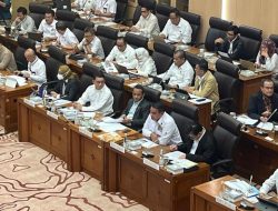 Anggota Fraksi PDIP DPR Singgung Tambang Ilegal, Bahlil Minta Buka-bukaan di Forum Tertutup