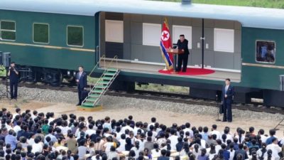 Tolak Bantuan Asing, Kim Jong Un Pindahkan Ribuan Korban Banjir Uiju ke Pyongyang
