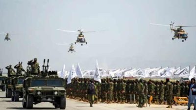 Taliban Rayakan Tiga Tahun Pemerintahan Dengan Parade Militer di Bagram