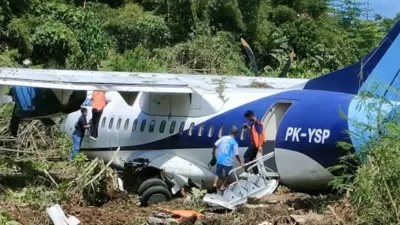 Yan Permenas Desak Kemenhub Investigasi Tergelincirnya Trigana Air di Bandara Kamanap Serui