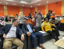 Didampingi Agung Laksono dan Dave Fikarno, Ridwan Kamil Sapa Mahasiswa IBI-K57