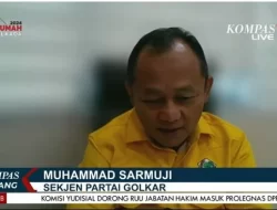 Sarmuji Tak Melihat Adanya Ketegangan Antara Prabowo dan Jokowi