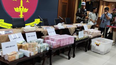 Kejagung Pamerkan Uang Rp. 920 Miliar dan Emas 51 Kg di Kasus Suap Vonis Bebas Ronald Tannur