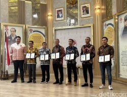 Menpora Dito Ariotedjo Beri Penghargaan Insan Olahraga: Rosan Roeslani Hingga Anindya Bakrie