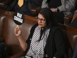 Sejarah! Dua Wanita Muslim, Rashida Tlaib dan Ilhan Omar Kembali Terpilih Jadi Anggota DPR AS