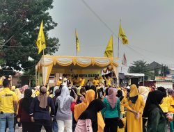 Ribuan Emak-Emak Ikuti Senam Sehat HUT Ke-60 Partai Golkar di Cilegon