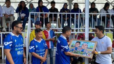 Cawagub Jabar Erwan Setiawan Cetak 2 Gol Saat Fun Football Bareng Legenda Persib