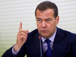 Dmitry Medvedev: Ancaman Nuklir Rusia Serius, Hindari Perang Dunia Ketiga!