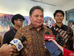Menko Airlangga: Pemerintah Tunduk Putusan MK Terkait Uji Materi UU Cipta Kerja