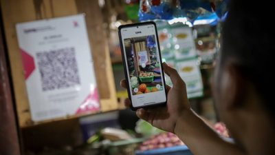 Menko Airlangga Tegaskan Konsumen Bayar Pakai QRIS Tak Kena PPN
