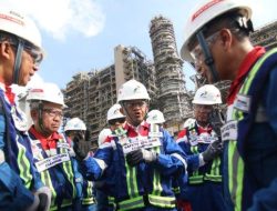 Menteri ESDM Bahlil Lahadalia Tinjau Kilang Balikpapan, Pastikan Stok BBM Aman di Libur Nataru