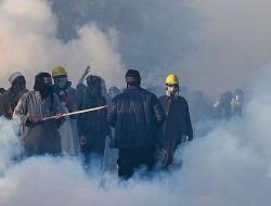 Imran Khan Serukan Pembangkangan Sipil, Pakistan Makin Tak Terkendali