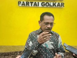 Meski Tak Punya KTA, Derek Loupatty Sebut Jokowi Sudah Dianggap Anggota Kehormatan Partai Golkar